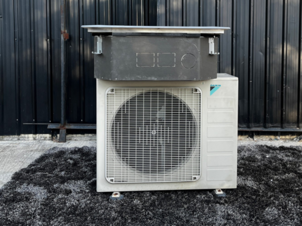 Four-way air conditioner, Daikin brand, model RR42DXY1S2, size 42,000 BTU.