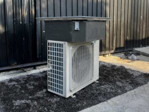 Four-way air conditioner, Daikin brand, model RR42DXY1S2, size 42,000 BTU.