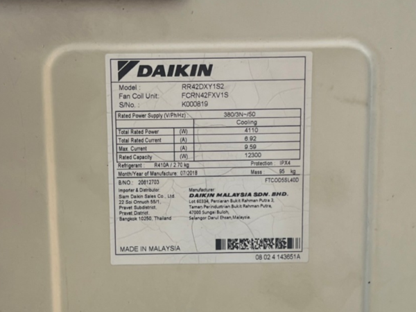 Four-way air conditioner, Daikin brand, model RR42DXY1S2, size 42,000 BTU.