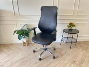 Office chair, leather seat, high back, steel legs, Furradec brand.