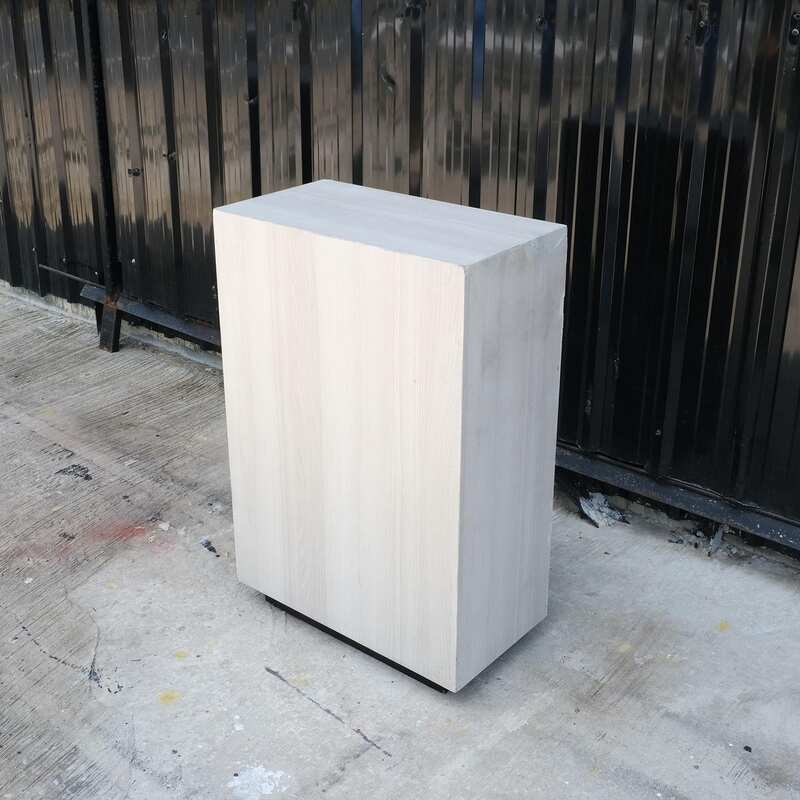 4-tiered wooden product shelf, multi-purpose wooden shelf, gray wood pattern, black wooden base