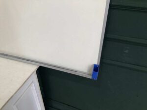Whiteboard size 90 x 60 cm. Whiteboard, white blind board, white board.