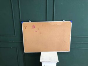Whiteboard size 90 x 60 cm. Whiteboard, white blind board, white board.