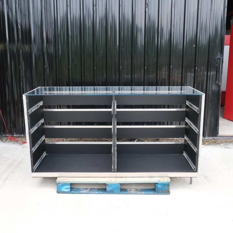 Large counter, 180 cm glass top, left-right marble walls. Wooden base, stainless steel edge