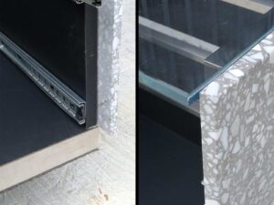 Large counter, 180 cm glass top, left-right marble walls. Wooden base, stainless steel edge