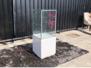 Glass display cabinet, jewelry cabinet, product display cabinet, tall, 2 doors open, white.