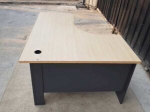 L-shaped corner desk, grey legs, cream tabletop, 150cm