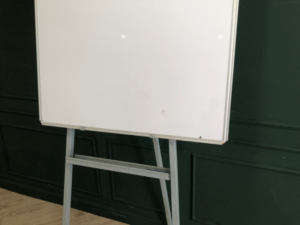 Flipchart 80 x 100 cm. Flipchart board. White board.