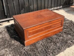 Wooden base, artisan woodwork, classic style.
