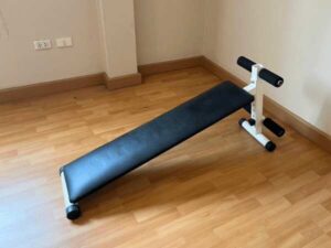 Exercise equipment, sit-up bench