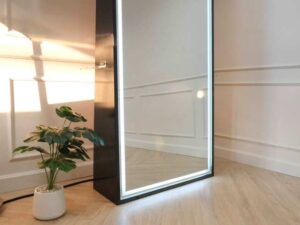 Beauty salon mirror, floor-standing, with LED lights, on-off touch system, mirror with lights, gold-black LED mirror, white light mirror, beauty salon mirror with power plug, new products.