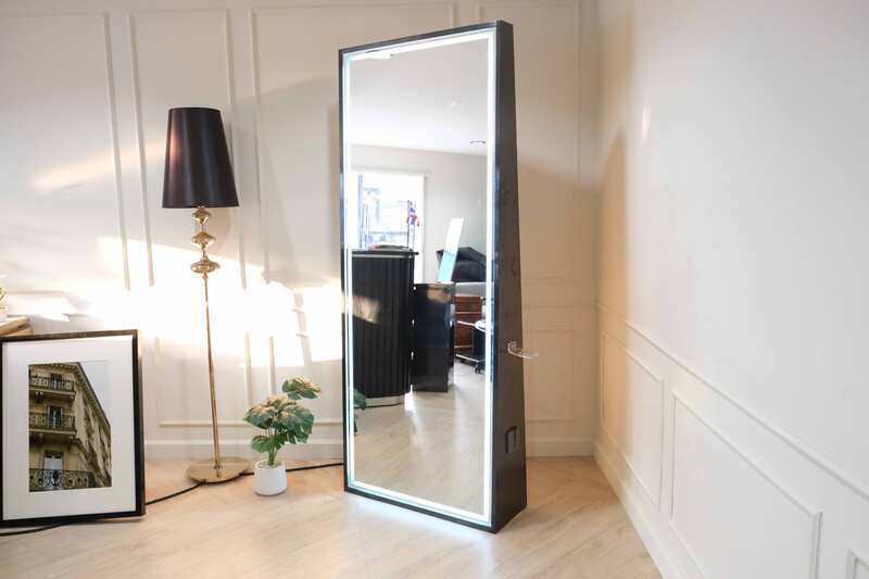 Beauty salon mirror, floor-standing, with LED lights, on-off touch system, mirror with lights, gold-black LED mirror, white light mirror, beauty salon mirror with power plug, new products.