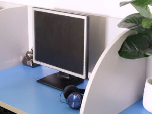 Computer screen colors 17" model vk-781l works normally.