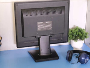 Computer screen colors 17" model vk-781l works normally.