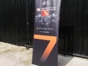 Roll Up - Pull Frame, vinyl sign stand Vinyl floor-standing frame, steel material, gray color, can be disassembled, easy to move, can be disassembled.