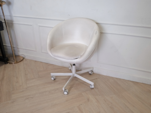 Steel frame black faux leather seat with wheels