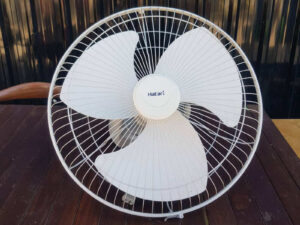 Hatari wall-mounted orbiting ceiling fan saves on fiber 5