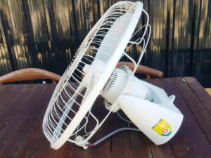 Hatari wall-mounted orbiting ceiling fan saves on fiber 5