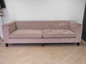 Tuxedo sofa, 2-3 seats, fabric upholstery, brown button-pull backrest, wooden frame, black legs