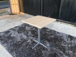 Square dining table Steel legs, wooden top