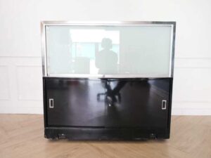 Jewelry showcase cabinet, display showcase cabinet, display cabinet, black wooden frame, white display base, 2 sliding doors, with wheels.