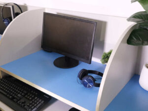 Computer screen Monitor 18.5'' ACER EB192Qb works normally.