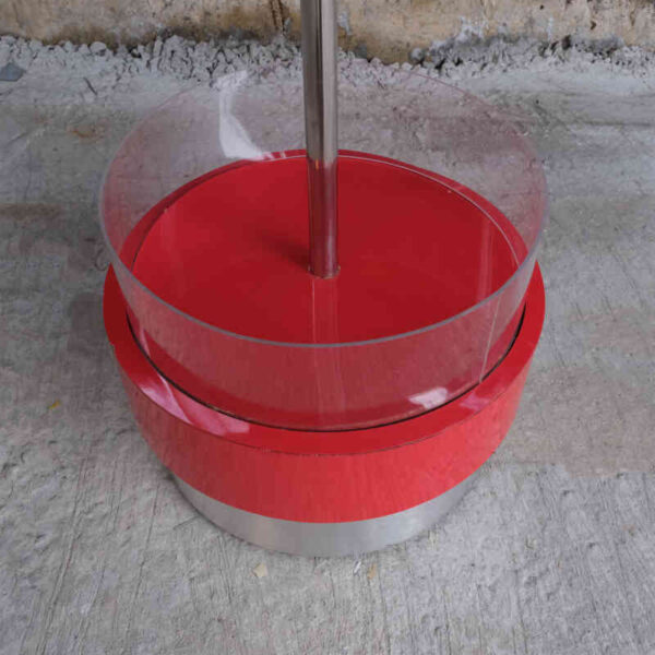 Round shelf, 4 levels, red, 3 levels with a slope in the middle made of steel.