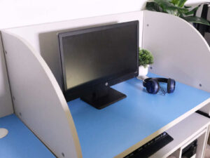 LCD computer screen, LED backlight, HP LV1911, size 18.5 inches, works normally.