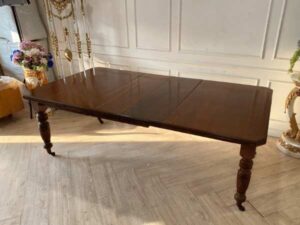 Dining table with wheels, classic style