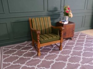 lounge chair green cloth cushion European work comes from Germany.