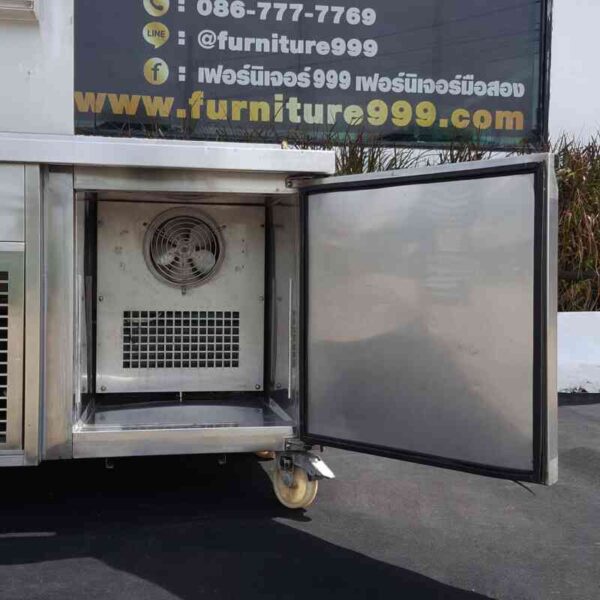 Stainless steel counter freezer There is a tray hole at the top.