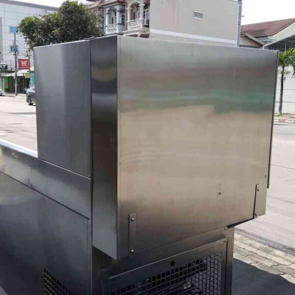 Stainless steel counter freezer There is a tray hole at the top.
