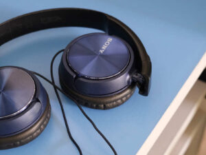 Headband headphones, brand Sony, model MDR ZX310AP Series Balanced Sound Headphone With Mic - Blue & red