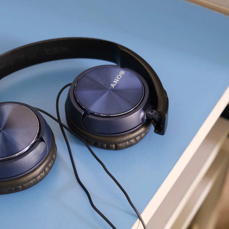 Headband headphones, brand Sony, model MDR ZX310AP Series Balanced Sound Headphone With Mic - Blue & red