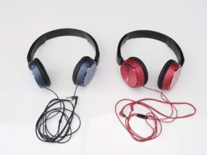 Headband headphones, brand Sony, model MDR ZX310AP Series Balanced Sound Headphone With Mic - Blue & red