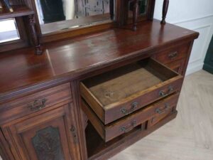 Wooden mahogany cabinet with two mirrored doors and four drawers._GEATQG8JEC