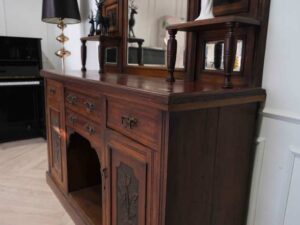Wooden mahogany cabinet with two mirrored doors and four drawers._GEATQG8JEC