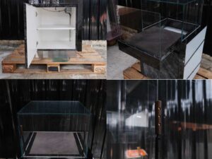 Jewelry cabinet, glass cabinet to display products The base is designed with a stainless steel cut glass pattern. There is a storage cabinet with 1 door that opens in a gray stone pattern.