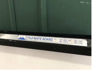 Fuji flip chart board and built-in whiteboard