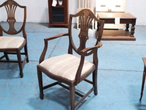 oak chair Patterned gray fabric cushion brought him from Europe