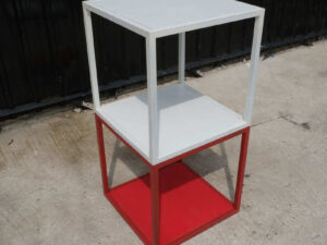 2-level open product shelves, steel frame, white-red.