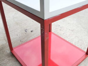 2-level open product shelves, steel frame, white-red.