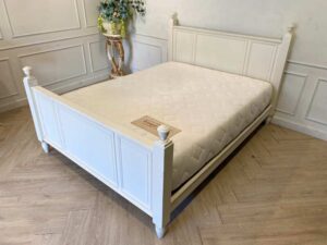 5-foot white mattress, Dunlopillo brand, Empyrean model.