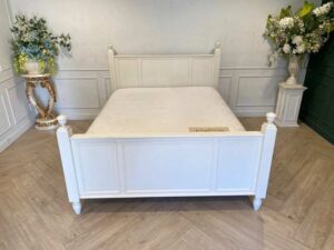 5-foot white mattress, Dunlopillo brand, Empyrean model.