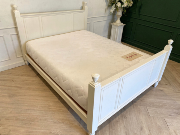 5 foot bed, wooden frame, white
