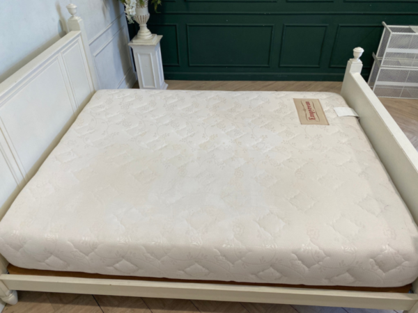 5 foot bed, wooden frame, white