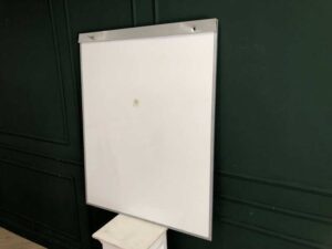 Whiteboard size 80 x 100 cm. Whiteboard, white blind board, white board