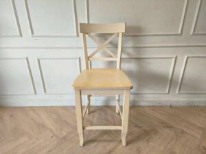 White Wooden Bar Chair / Bar Stool