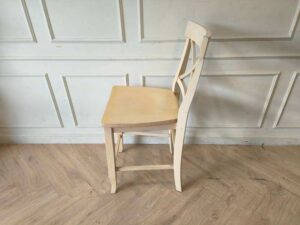 White Wooden Bar Chair / Bar Stool