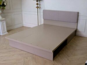 5 foot bed, wooden frame, fabric cushioned headboard, gray color.